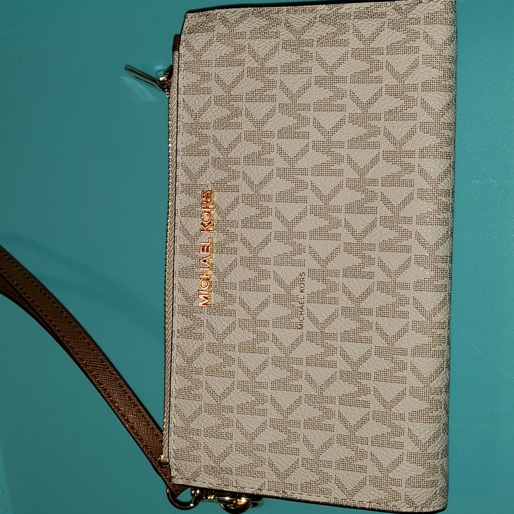 MK wallet..like new